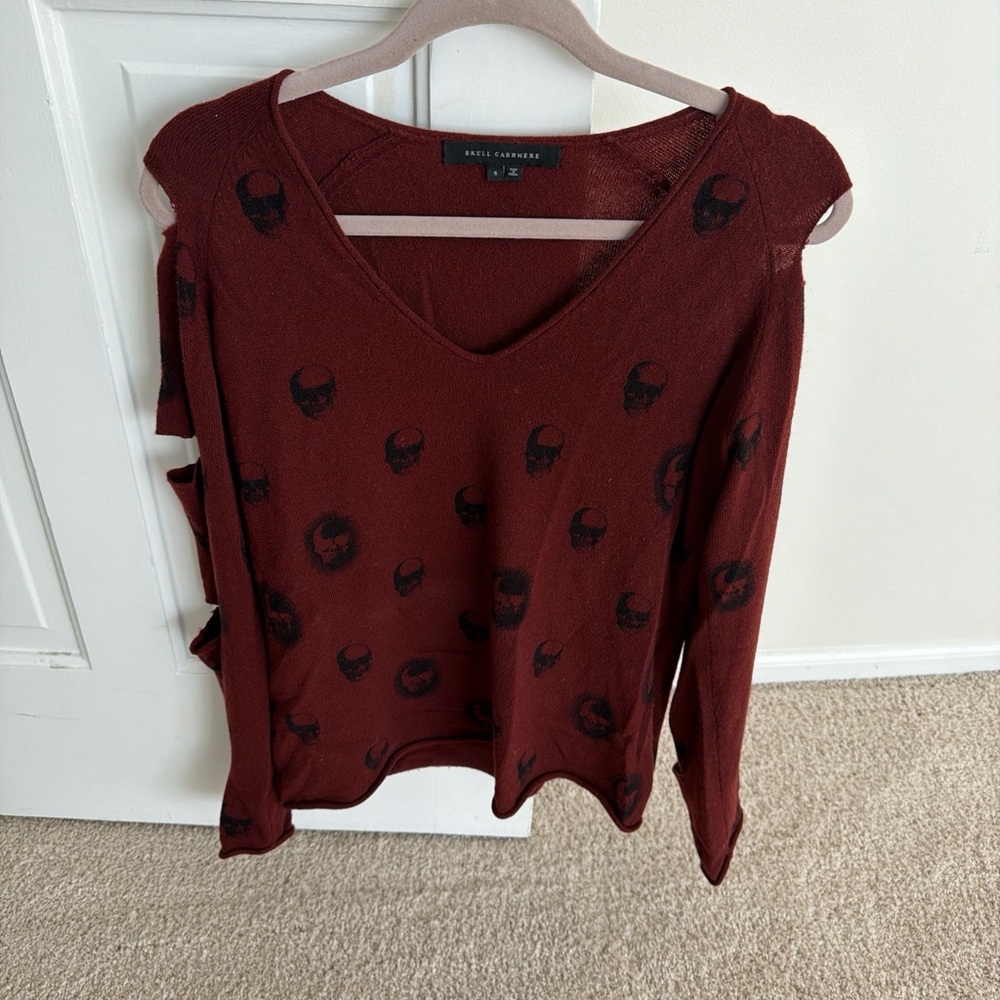 Skull Cashmere Burgundy V-Neck Sweater with Sleeve Cut-Outs